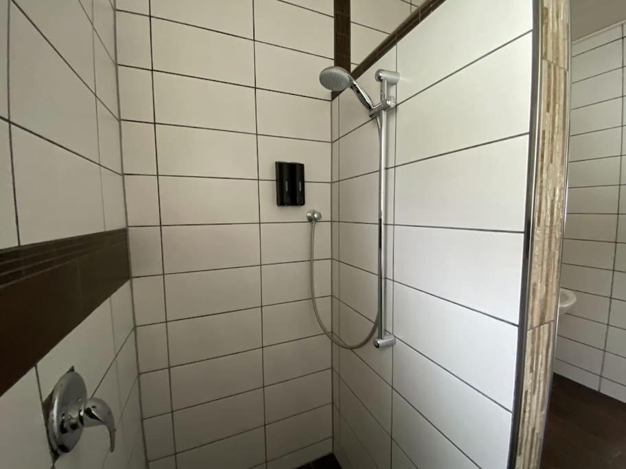 Neu Apartment In Schloss Naehe,Parkplatz, Netflix Sogel Exterior photo