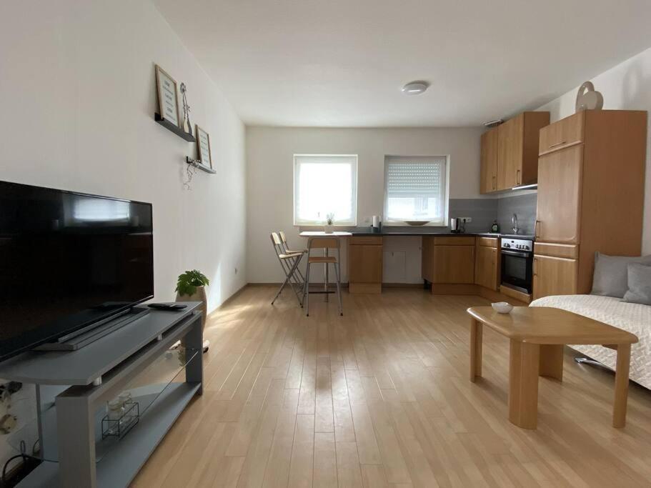 Neu Apartment In Schloss Naehe,Parkplatz, Netflix Sogel Exterior photo