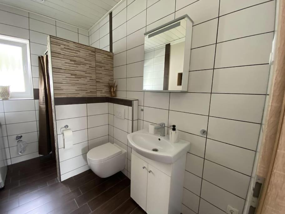 Neu Apartment In Schloss Naehe,Parkplatz, Netflix Sogel Exterior photo